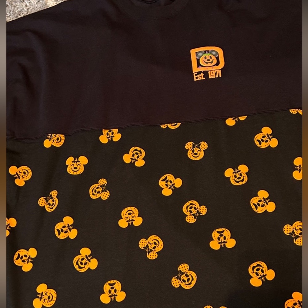 Disney Halloween spirit jersey(NWT)